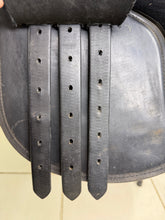 Load image into Gallery viewer, 17” Narrow Thorowgood Griffen High Wither GP Saddle-Black