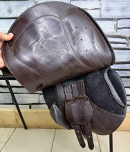 Load image into Gallery viewer, 17” MW Patrick Saddlery Jump Saddle - Brown