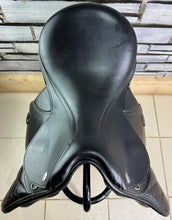 Load image into Gallery viewer, 17 1/2” MW/Changeable Gullet Thorowgood T6 GPD Saddle - Black