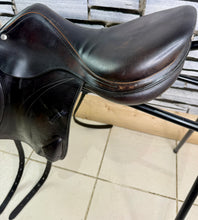 Load image into Gallery viewer, 17” Medium - MW Equipe Expression Monoflap Jump Saddle - Brown