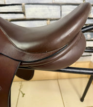 Load image into Gallery viewer, 17 1/2” MW Ideal VSD Saddle - Brown