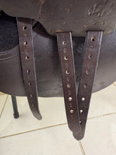 Load image into Gallery viewer, 16 1/2” Changeable Gullet Utopia/Discovery Jump Saddle - Brown