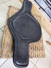 Load image into Gallery viewer, S/H 22” Fairfax Brown Leather Mono/Short Jumping Stud Girth