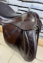 Load image into Gallery viewer, 17” Wide Farrington/Shires GP Saddle - Brown