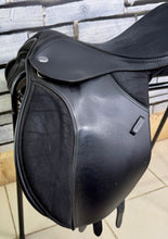 Load image into Gallery viewer, 16” XXW/Changeable Gullet Thorowgood T4 Pony Club LL GP Saddle - Black