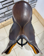 Load image into Gallery viewer, 18 1/2” Medium (Fit 30) Stubben Siegfried Extra GP/Jump Saddle - Black/Tan