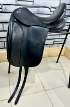 Load image into Gallery viewer, 17 1/2” Wide Harry Dabbs Dressage Saddle - Black
