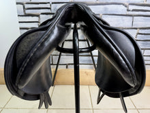 Load image into Gallery viewer, 16 1/2 - 17” MN Bespoke Classic Jump Saddle - Black -High Wither- TB/ROR - Big Blocks