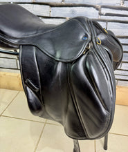 Load image into Gallery viewer, 17 1/2” MW Silhouette MonoFlap Jump Saddle - Black