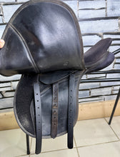 Load image into Gallery viewer, 16” XW Thorowgood Maxam Cob GP Saddle - Black