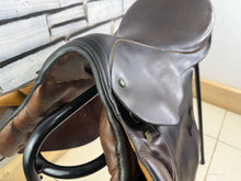 Load image into Gallery viewer, 17 1/2” 28 (MN) Stubben Siegfried C.S. Jump Saddle - Brown