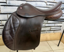 Load image into Gallery viewer, 17” Wide Jeffries Falcon Hawk Event GP Saddle - Brown