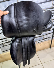 Load image into Gallery viewer, 17 1/2” Extra Wide M&amp;J Saddlery English GP Saddle - Black - XW Cob Tree