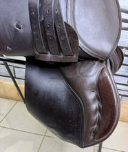 Load image into Gallery viewer, 17 1/2” Wide Eclipse Saddlery English GP Saddle - Brown