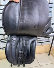 Load image into Gallery viewer, 17” MW Black Country WH/VSD Saddle - Dark Havana/Black