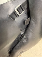Load image into Gallery viewer, 17 1/2” Wide Stride Free Elite Dressage Saddle - Black