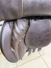 Load image into Gallery viewer, 17 1/2” 28 (M) Stubben Siegfried Extra GP/Jump Hunting Saddle - Brown