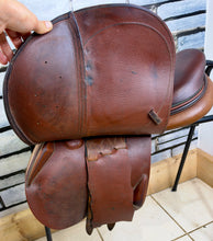 Load image into Gallery viewer, 17 1/2” Medium-MW Devoucoux Biarritz Double Flap Jump Saddle - Brown/Tan