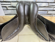 Load image into Gallery viewer, 17 1/2” MW/Fit 2 Lavinia Mitchell Jump Saddle - Brown