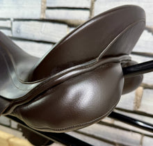 Load image into Gallery viewer, 17 1/2” Wide Albion K2 Adjusta GP Saddle - Brown