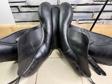 Load image into Gallery viewer, 17 1/2” MW Albion K2 Jump Saddle - Black -Big Blocks- Mega Comfy