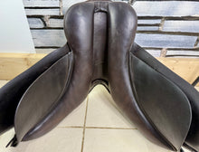 Load image into Gallery viewer, 16 1/2” MW-Wide Dever GP Saddle - Brown