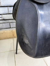 Load image into Gallery viewer, 16 1/2” Wide Thorowgood Maxam Cob GP Saddle - Black