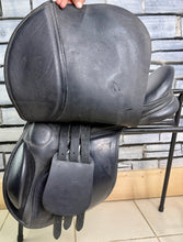 Load image into Gallery viewer, 17 1/2” MW Saddle Company Genoa GP Saddle - Black