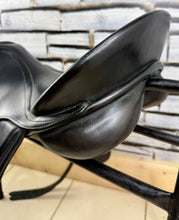 Load image into Gallery viewer, 17” MW Kieffer Wien DL Professional Dressage Saddle - Black