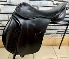 Load image into Gallery viewer, 17 1/2” Medium Albion Selecta GP Saddle -Black- Changeable Knee Pads