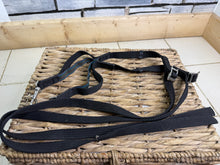 Load image into Gallery viewer, S/H Aerborn Soft Web Elasticated Clip Side Reins - Full - Black