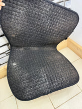 Load image into Gallery viewer, Back on Track Saddle Pad - GP Equestrian -Full- Black - Ceramic Therapy