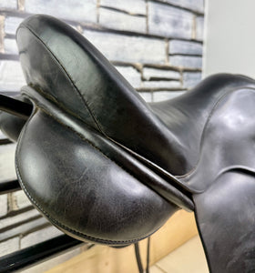 17 1/2” MW Ideal/Crown Toshina Dressage Saddle - Black