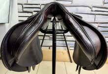 Load image into Gallery viewer, 17 1/2” MW Albion Kontrol Jump Saddle - Brown - Super Secure Big Blocks