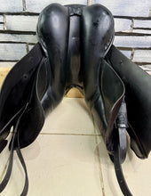 Load image into Gallery viewer, 17” Wide Ideal/Martin Wilkinson Suzannah Dressage Saddle - Black