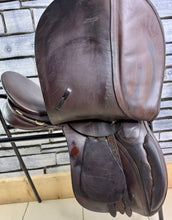 Load image into Gallery viewer, 17” Medium Kings Saddley VSD Saddle - Brown