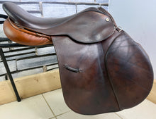 Load image into Gallery viewer, 17 1/2” MW English Jump Saddle - Brown/Tan