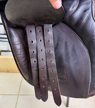 Load image into Gallery viewer, 18” MN Oakfield Hunt/Jump Saddle - Brown