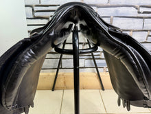 Load image into Gallery viewer, 17 1/2” Extra Wide M&amp;J Saddlery English GP Saddle - Black - XW Cob Tree
