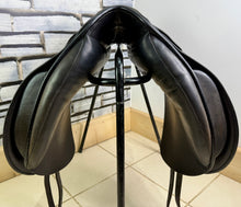 Load image into Gallery viewer, 17” MW Kirkland Dressage Saddle - Black