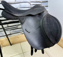 Load image into Gallery viewer, 17” Wide-XW/Changeable Gullet Thorowgood Cob GP Saddle-Black
