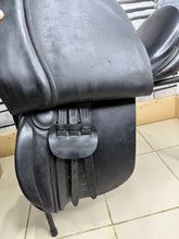 Load image into Gallery viewer, 17 1/2” Wide-XW Jeffries Falcon English Event GP Saddle - Black