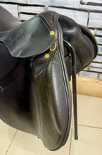 Load image into Gallery viewer, 17” MW Henri De Rivel Jump Saddle - Black