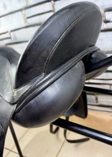 Load image into Gallery viewer, 17” XW Albion Spanish Riding School Classical Ultima Dressage Saddle -Upswept Panel- Extra Wide - Black