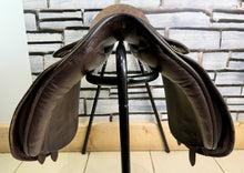 Load image into Gallery viewer, 15” Wide-XW Derby House English Show/Working Hunter Pony Saddle -Brown- Suede Top
