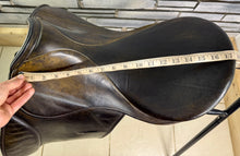Load image into Gallery viewer, 17 1/2” 30.5/MW Stubben Parzival WH Saddle -Brown- Show Hack/ROR