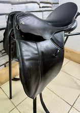 Load image into Gallery viewer, 17” Medium Kieffer Wien DL Dressage Saddle - Black