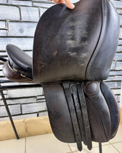 Load image into Gallery viewer, 16 1/2” Wide Jeffries Falcon English Event GP Saddle - Brown