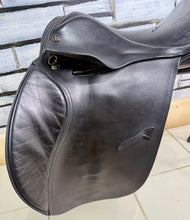 Load image into Gallery viewer, 16 1/2” MW/Wide Jeffries Falcon English Event GP Saddle - Black