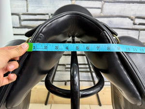 17 1/2” Wide Stride Free Elite Dressage Saddle - Black
